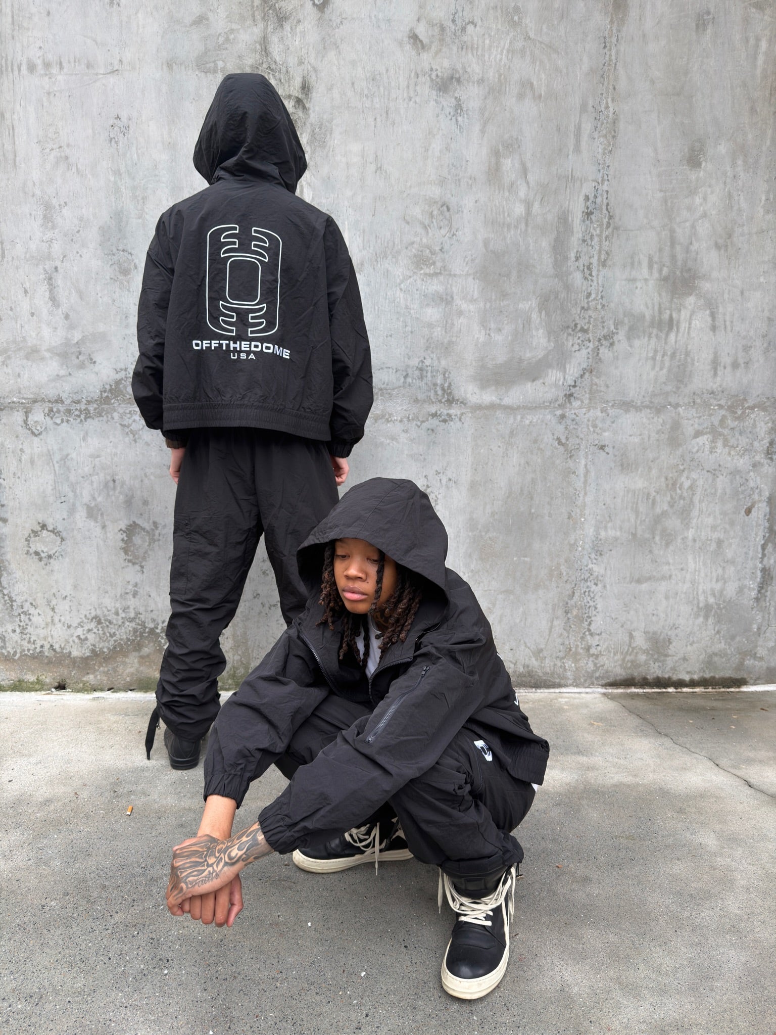 Black "off" logo set