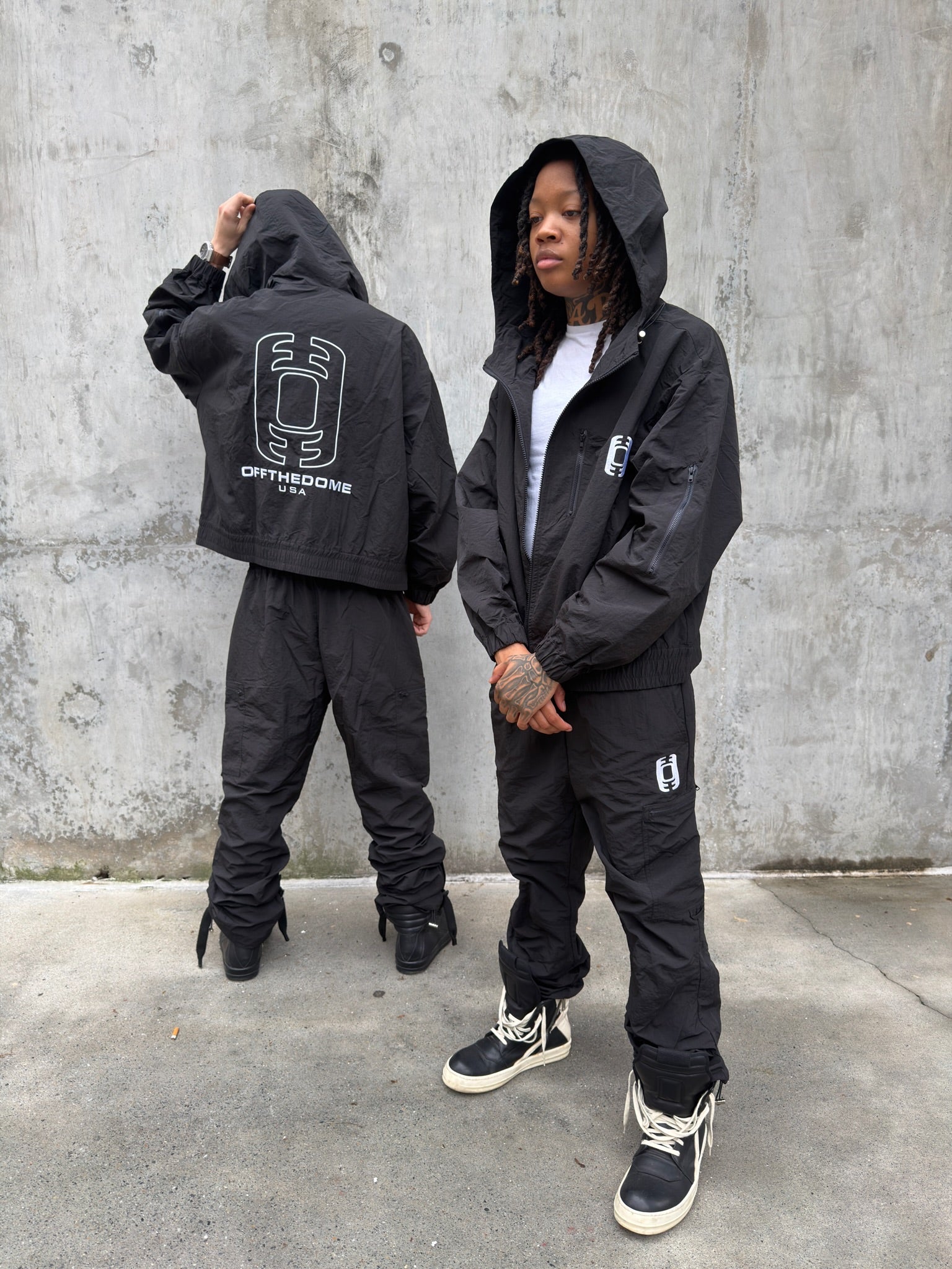 Black "off" logo set